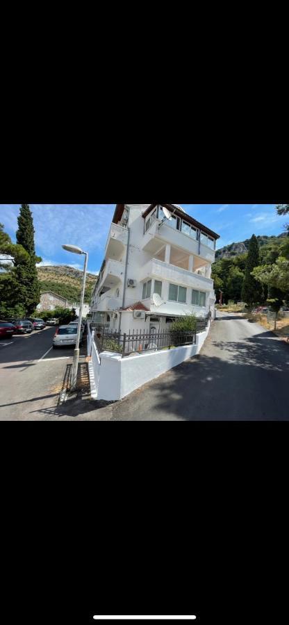 Apartments Sveti Stefan-Marko Exterior photo